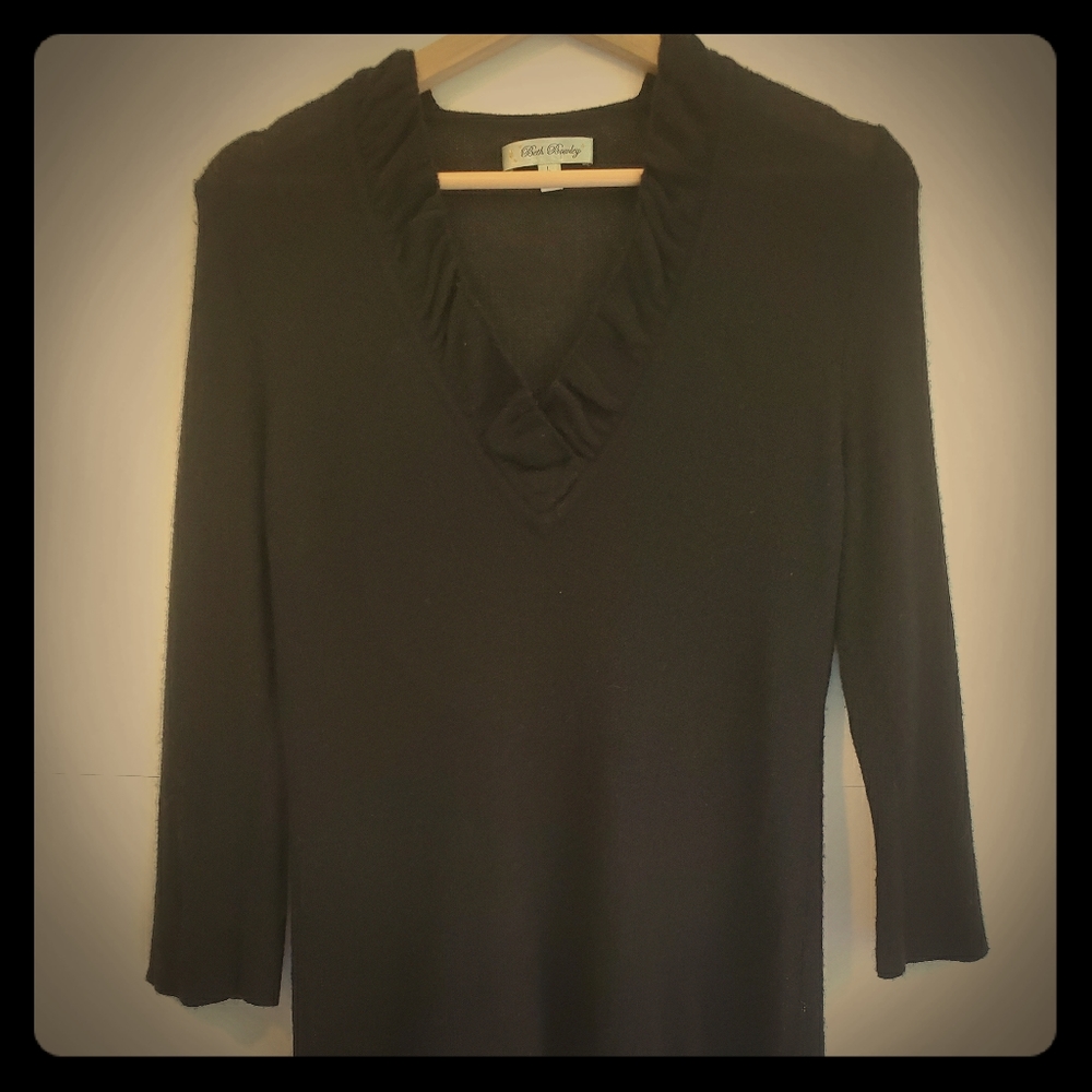 Beth Bowley women sweater, v neck, L